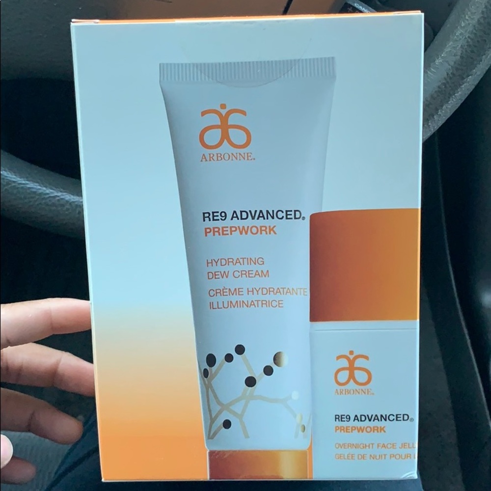 Arbonne Ultra Glow Gift Set